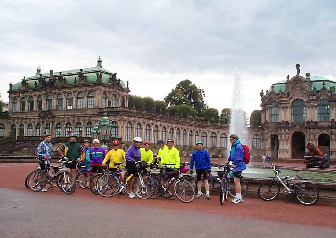 Vor dem Zwinger